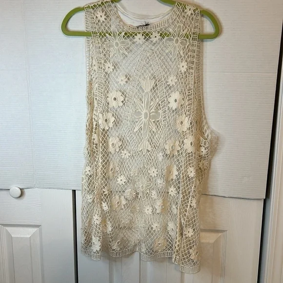 Crochet fairy core vest rounded front women’s size medium - Picture 4 of 7